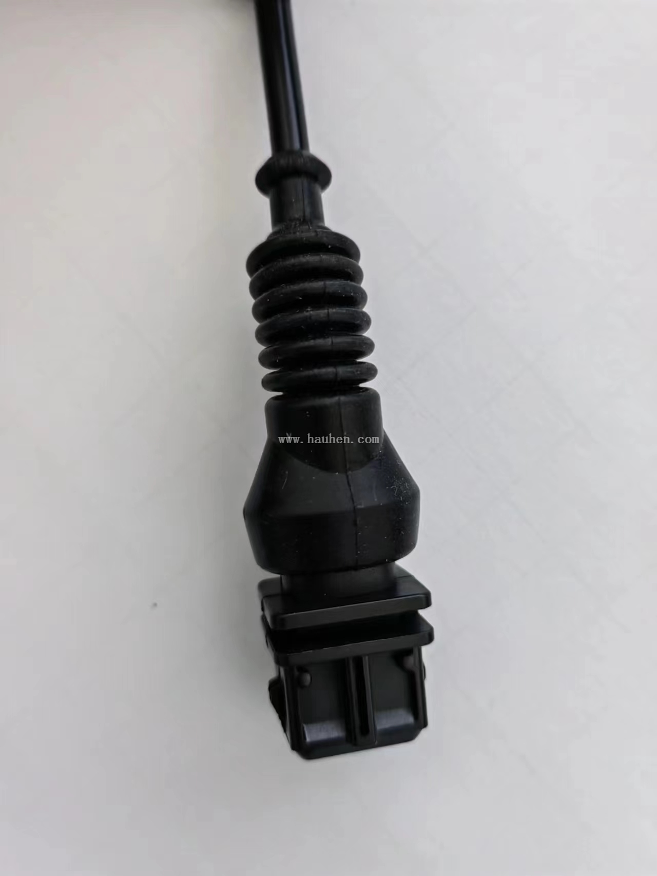 04504704 TCD 2013 Sensor Cable1